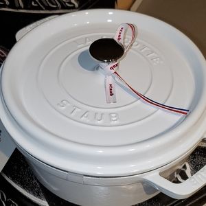 Staub Cocotte white!
